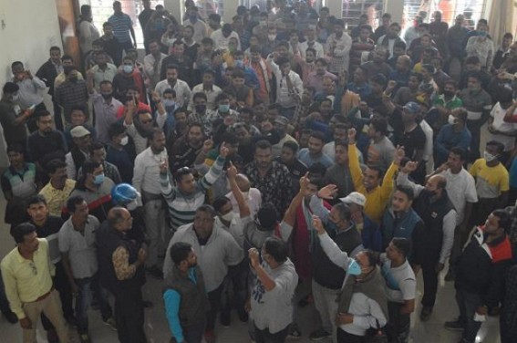 Majority of BJP MLAs now in open Revolt against CM Biplab Deb, sought Biplab's removal : Tripura BJP Incharge Vinod Shonkar accepted the Gravity of Crisis inside Party Majority of BJP MLAs now in open Revolt against CM Biplab Deb, sought Biplab's removal : Tripura BJP Incharge Vinod Shonkar accepted the Gravity of Crisis inside Party